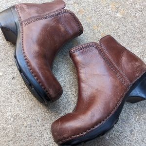 Women's Dansko Brown Leather Booties Size 7/37